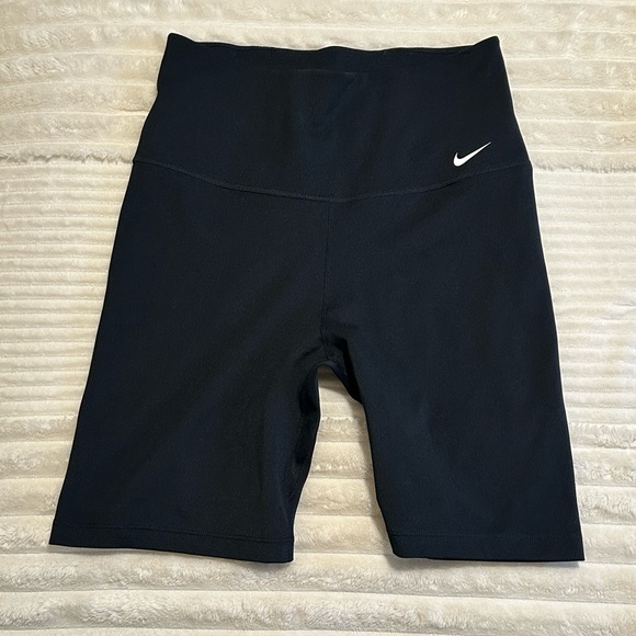 Nike Women's Black Bike Shorts - Picture 1 of 2